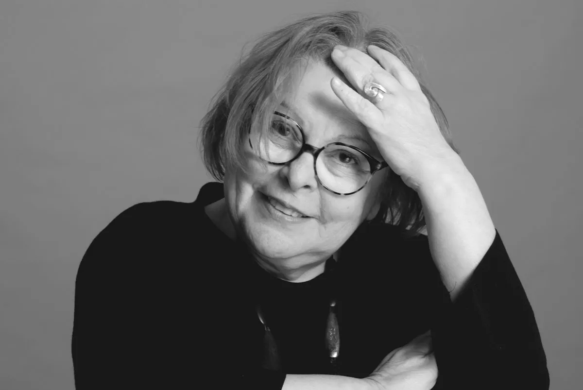 Luzia Simons